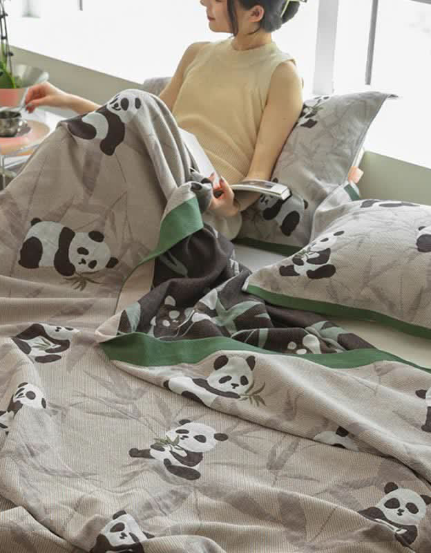 Adorable Panda Print Bedcover Quilt with Bamboo Pattern (3PCS)