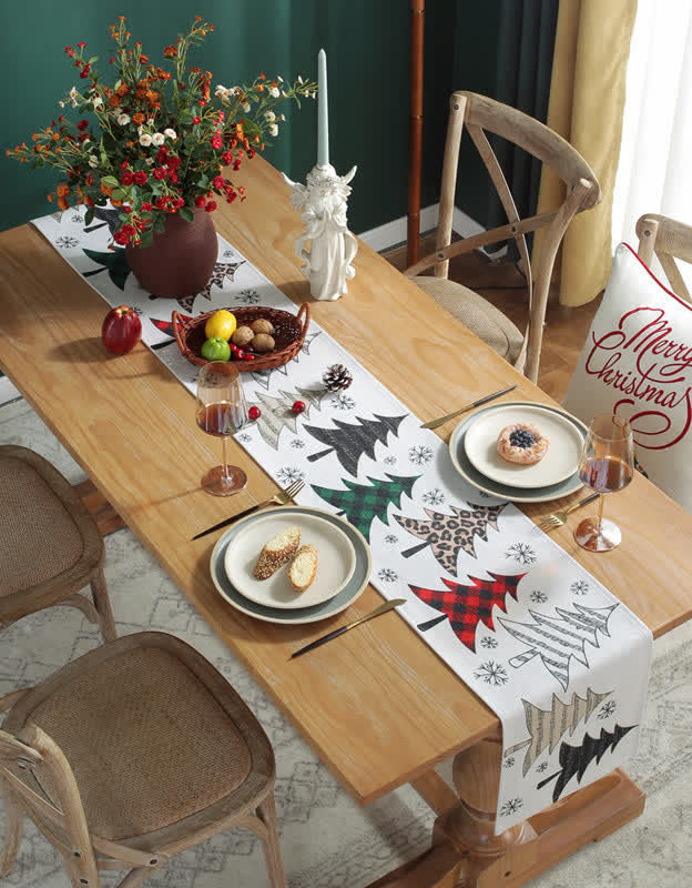 Christmas Tree & Snowflake Pattern Table Runner