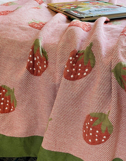 Couverture de chambre en coton rose à motif fraise