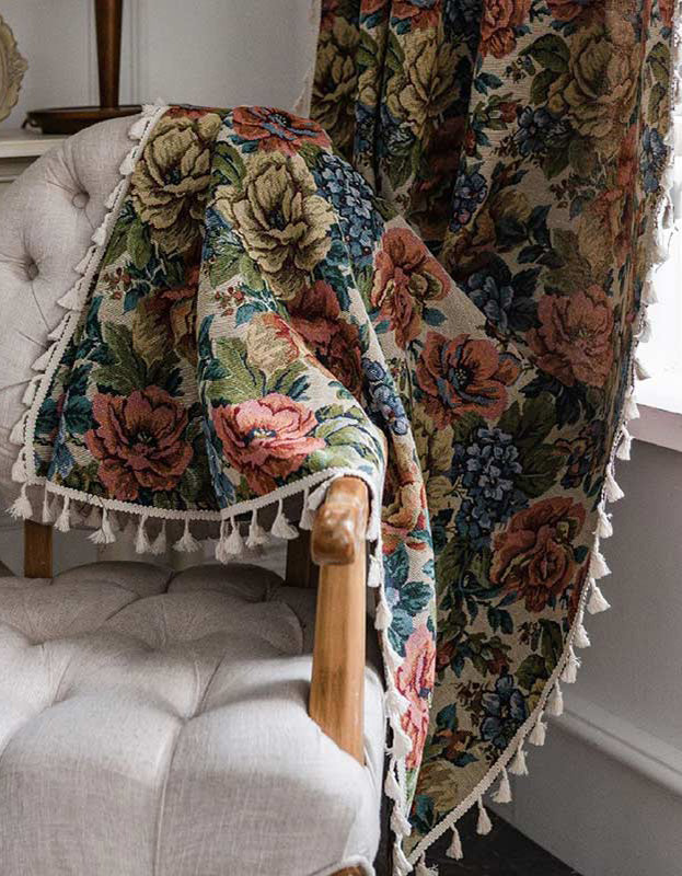 Cortinas con borlas y estampado de rosas estilo campestre