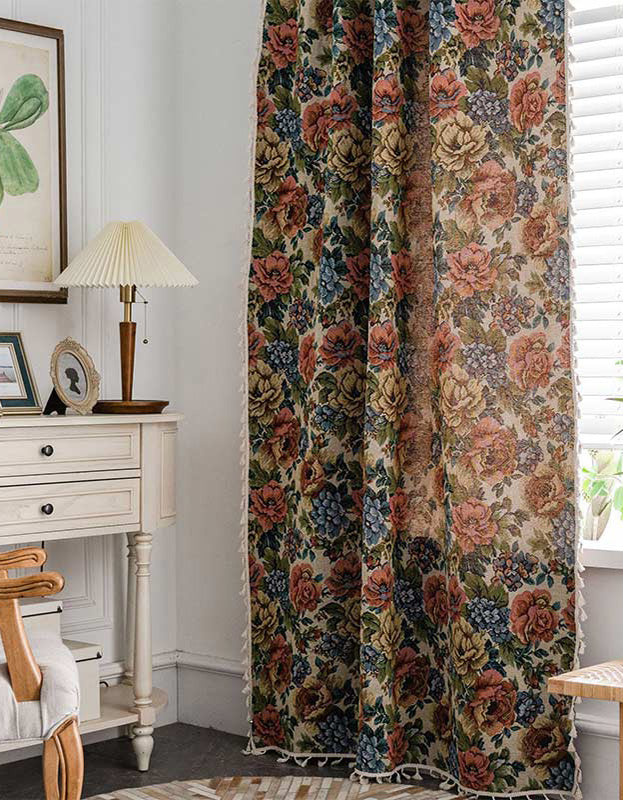 Cortinas con borlas y estampado de rosas estilo campestre