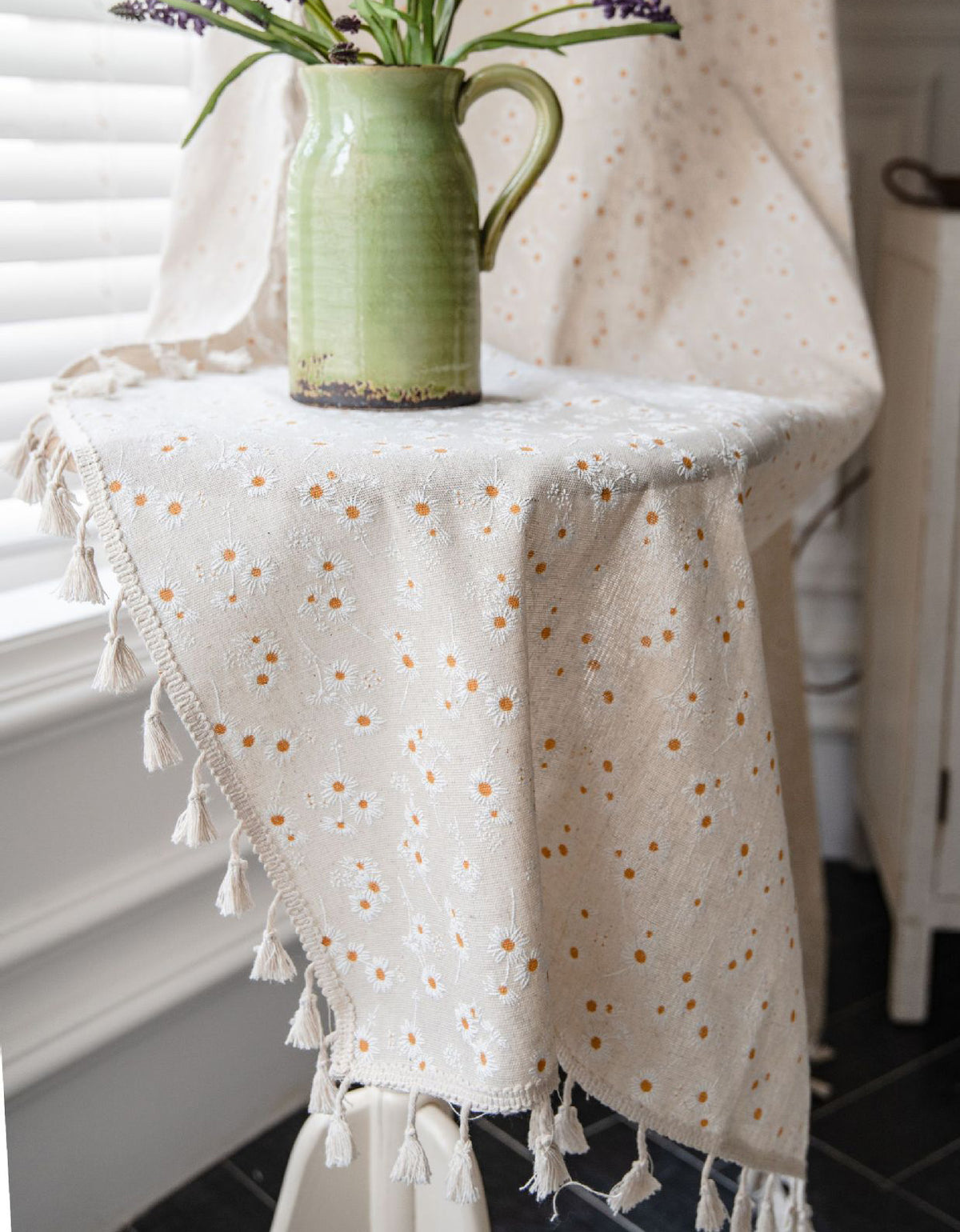 Small Daisy Print Rustic Style Curtains