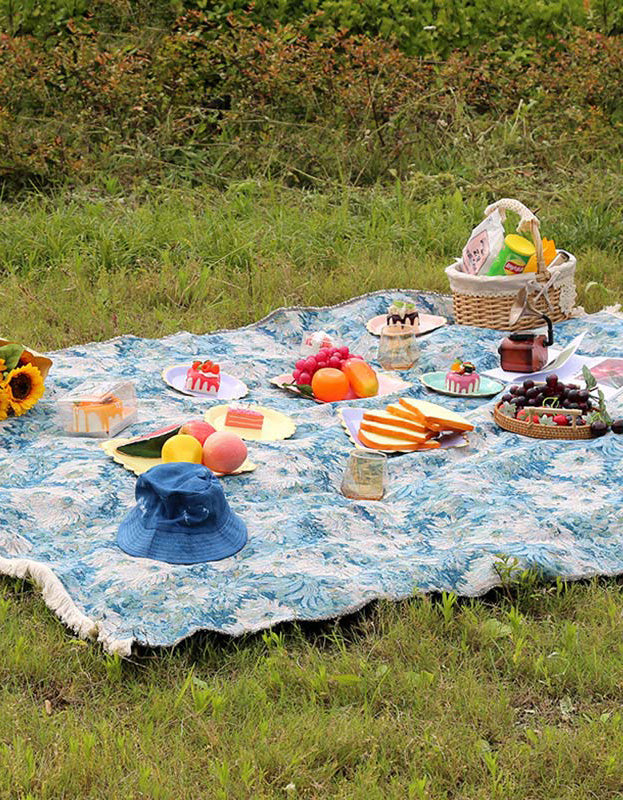 Blue Flower Print Outdoor Tassel Picnic Blanket