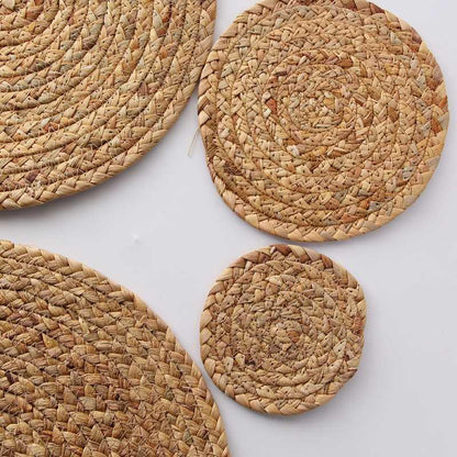 Handmade Anti-Scalding Straw Weaving Round Placemat ( Pack of 4)