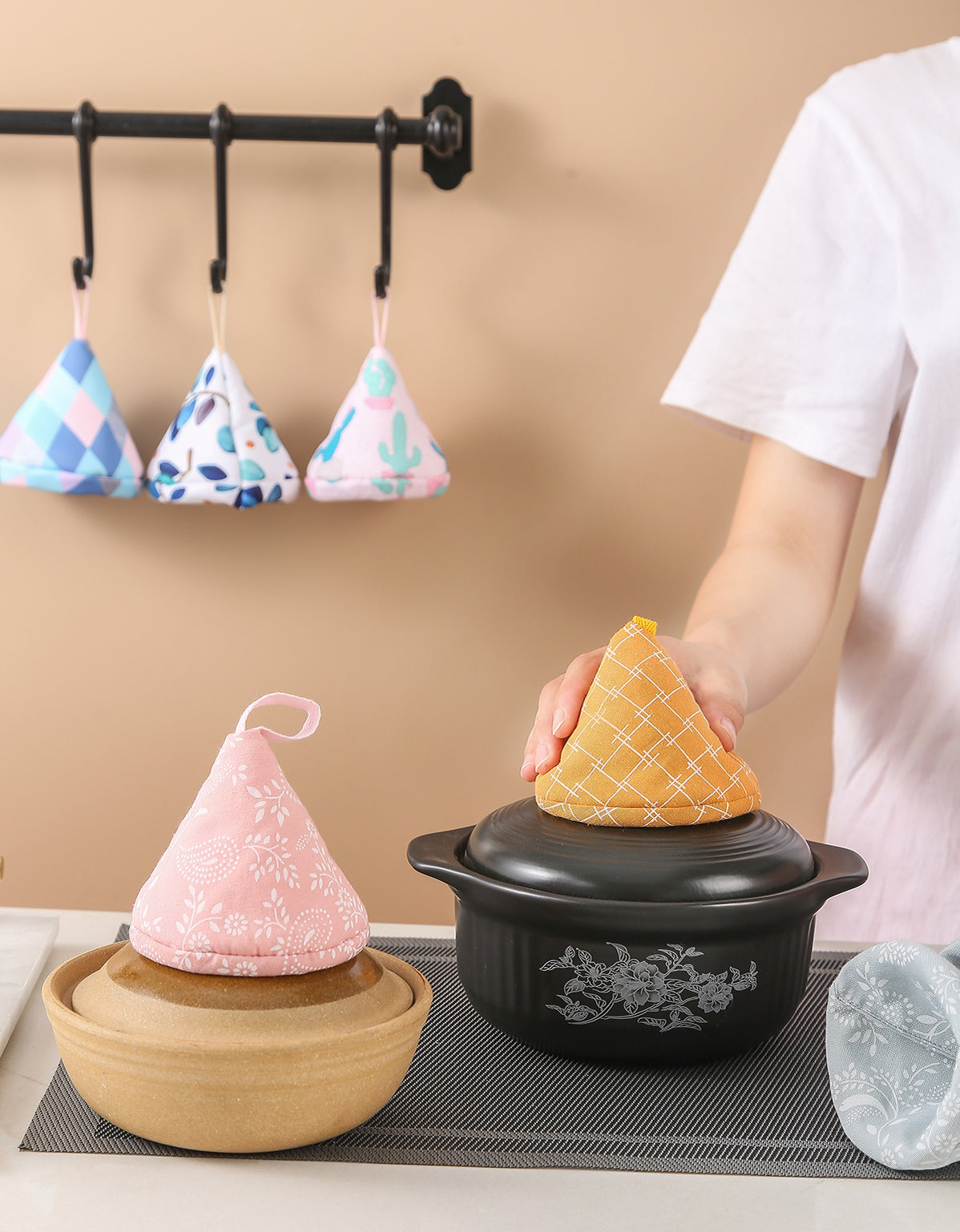 Cotton Linen Cute Anti-scalding Triangle Pot Handle Cap (1 PAIR)